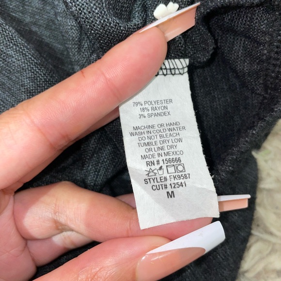 NWOT GORGEOUS SEQUENCE LIPS TOP - Picture 8 of 8